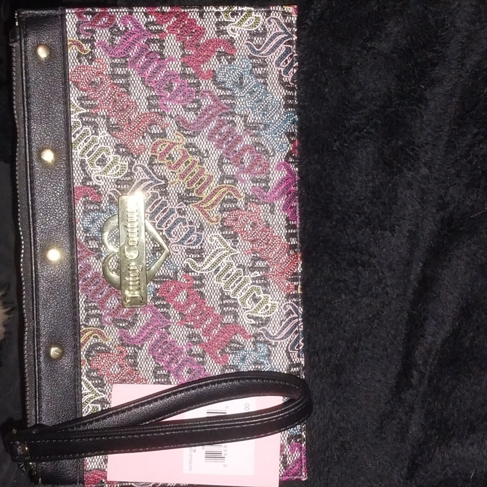 Juicy couture la wristlet